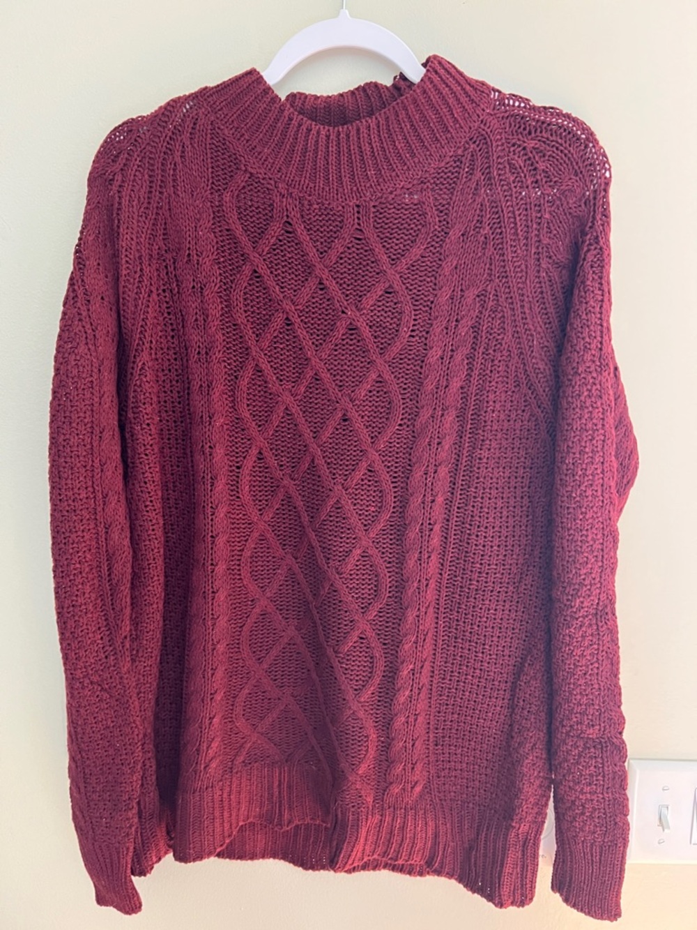 Women's Cable Knit Sweater - Burgundy